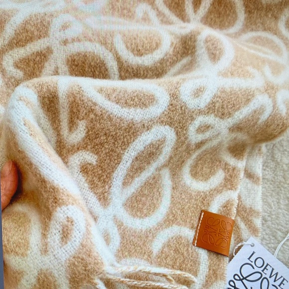 Loewe Tan and Cream Patterned Scarf - Picture 4 of 4